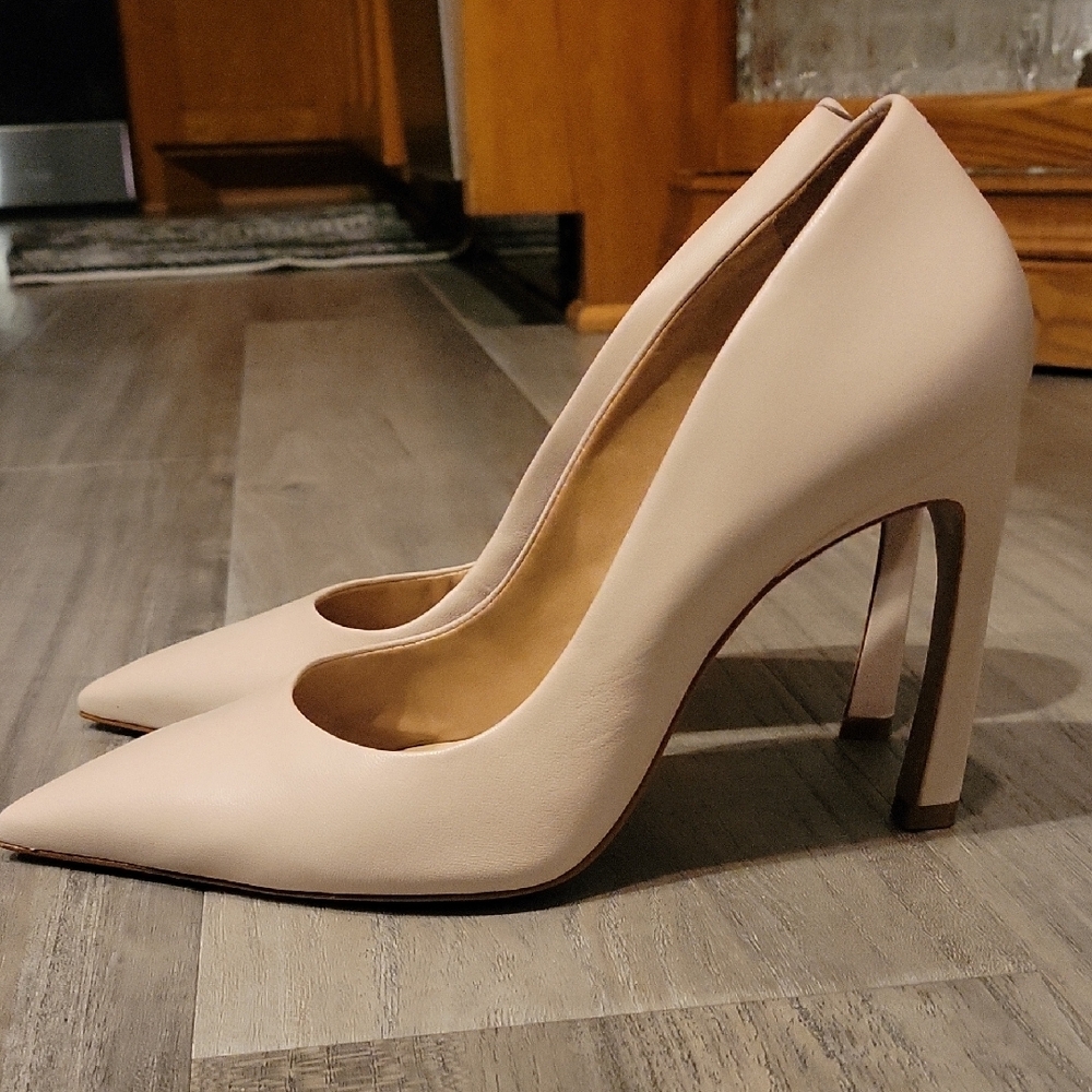 SCHUTZ Women's Elegant Cream Heels (Worn Once!) - Picture 2 of 5